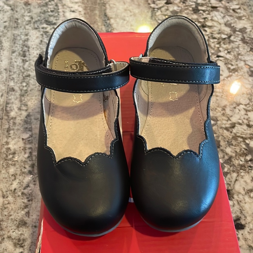 Girls black Mary Janes
